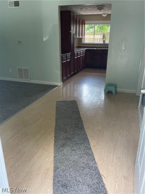 58 E Warner Rd, Akron, OH 44319 photo 3