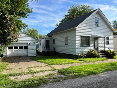 823 E 12th St, Ashtabula, OH 44004 photo 1