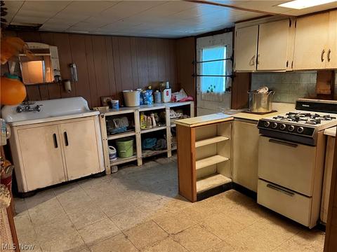 823 E 12th St, Ashtabula, OH 44004 photo 3