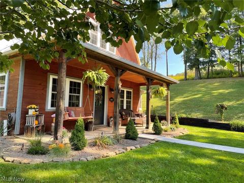 6203 Middle Run Rd NW, Dover, OH 44622 photo 2