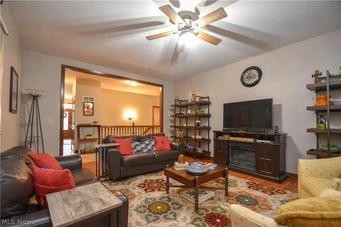 6904 Ruby Cts, Austintown, OH 44515 photo 10
