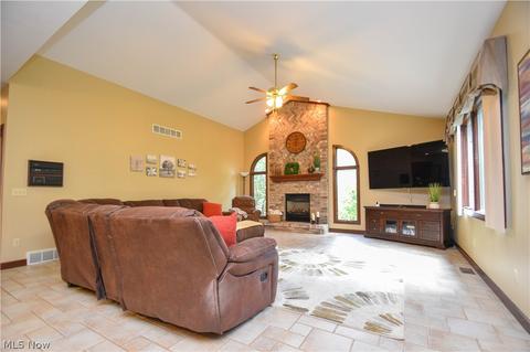 6904 Ruby Cts, Austintown, OH 44515 photo 18
