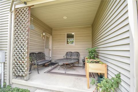 6904 Ruby Cts, Austintown, OH 44515 photo 32