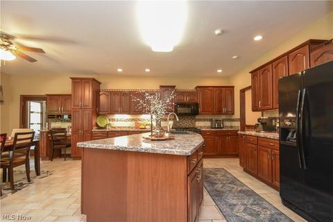 6904 Ruby Cts, Austintown, OH 44515 photo 14