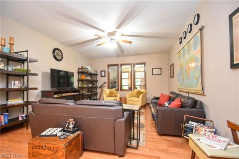 6904 Ruby Cts, Austintown, OH 44515 photo 9