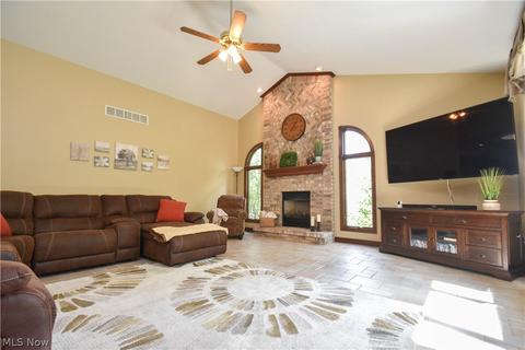 6904 Ruby Cts, Austintown, OH 44515 photo 17