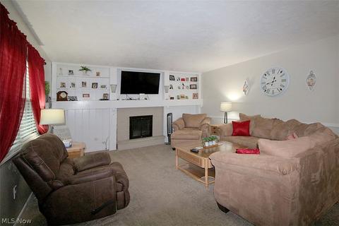 524 Skylark Ct, Elyria, OH 44035 photo 12
