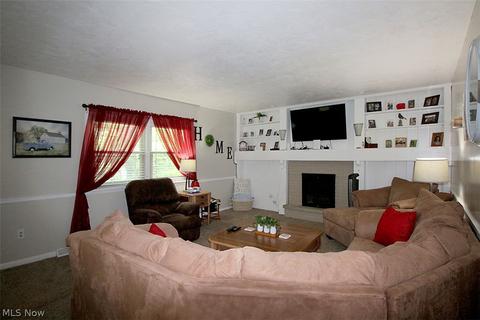 524 Skylark Ct, Elyria, OH 44035 photo 11