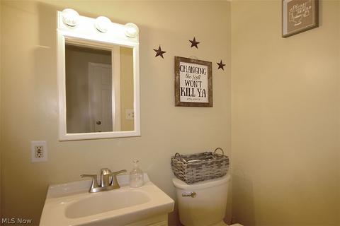 524 Skylark Ct, Elyria, OH 44035 photo 14