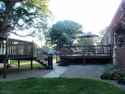 305 Hilliard Rd, Elyria, OH 44035 photo 32