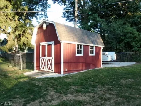 305 Hilliard Rd, Elyria, OH 44035 photo 31