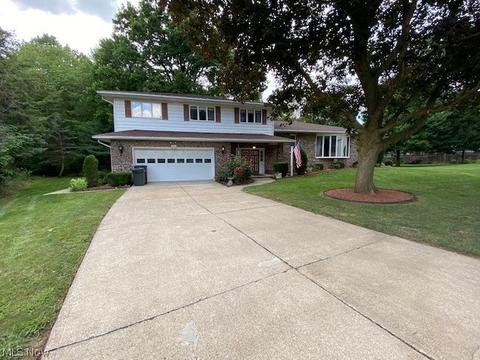 526 Trails End, Wadsworth, OH 44281 photo 1