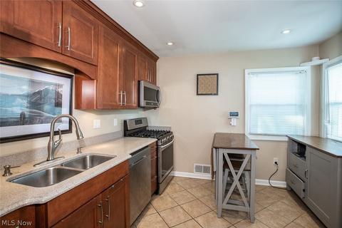 5756 Smith Rd, Brook Park, OH 44142 photo 4