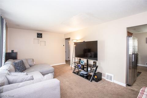 5756 Smith Rd, Brook Park, OH 44142 photo 2