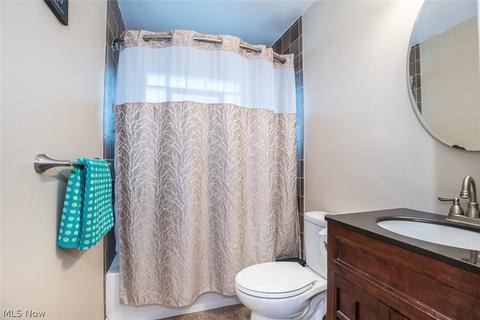 5756 Smith Rd, Brook Park, OH 44142 photo 9
