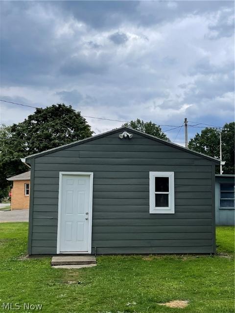 305 E Indiana Ave, Sebring, OH 44672 photo 18