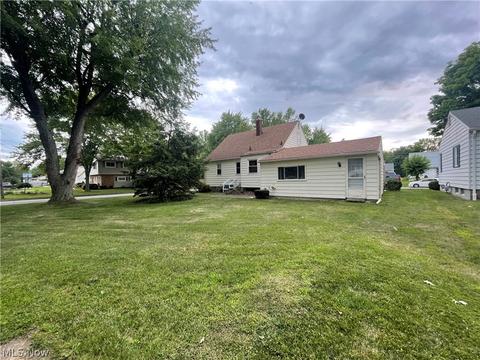1528 Gladding Ave, Ashtabula, OH 44004 photo 4
