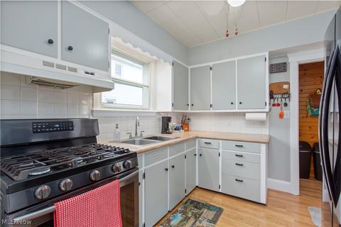 311 E Broad St, Elyria, OH 44035 photo 5