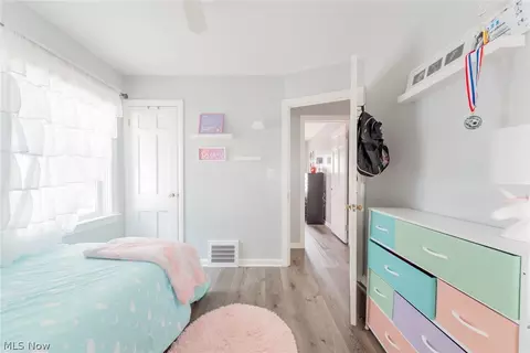 264 Hawthorne St, Elyria, OH 44035 photo 8