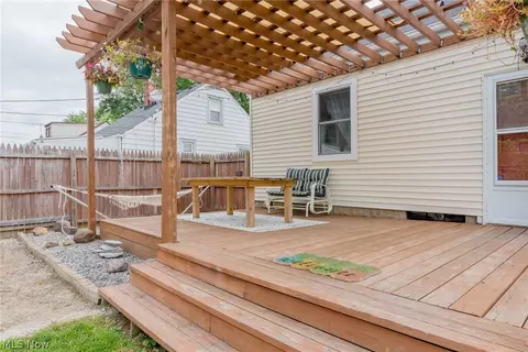 264 Hawthorne St, Elyria, OH 44035 photo 24