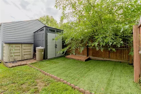 264 Hawthorne St, Elyria, OH 44035 photo 27