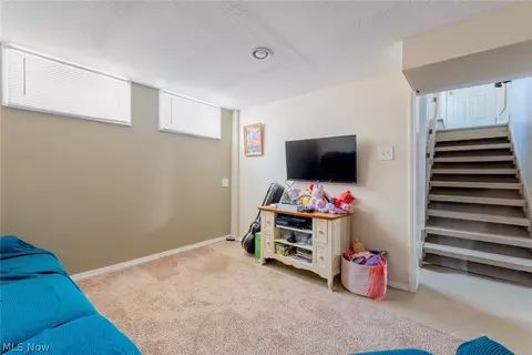 264 Hawthorne St, Elyria, OH 44035 photo 21