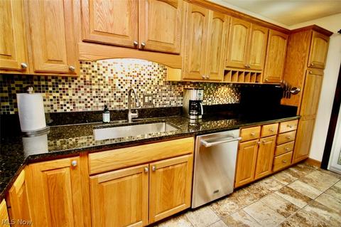 8535 Barbara Dr, Mentor, OH 44060 photo 16