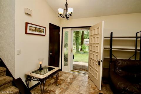 8535 Barbara Dr, Mentor, OH 44060 photo 4