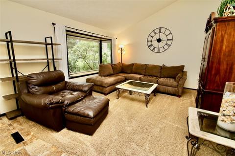 8535 Barbara Dr, Mentor, OH 44060 photo 6