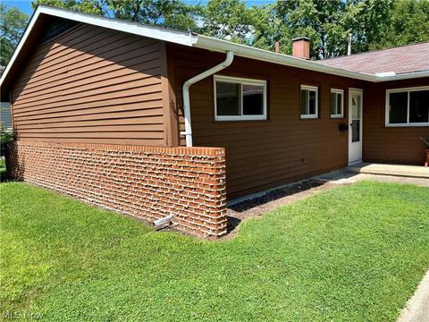 521 Beeler Dr, Berea, OH 44017 photo 2
