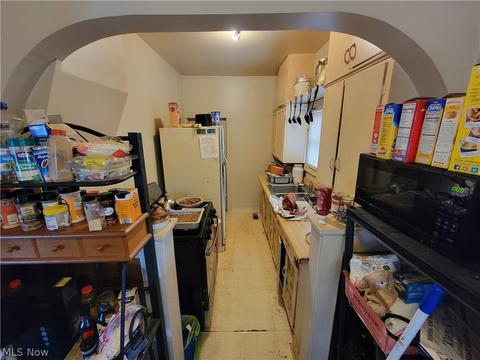 111 4th St, Elyria, OH 44035 photo 5