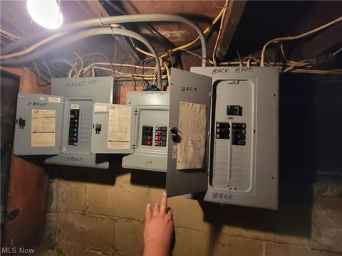 111 4th St, Elyria, OH 44035 photo 13