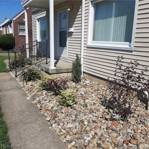 223 Wilson St, Struthers, OH 44471 photo 4
