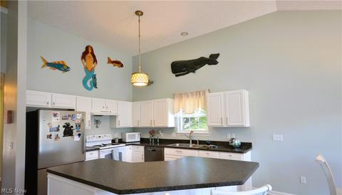 3785 Parkside Cir E, Lorain, OH 44053 photo 7