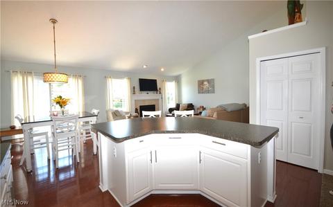 3785 Parkside Cir E, Lorain, OH 44053 photo 10