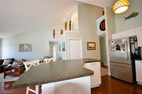 3785 Parkside Cir E, Lorain, OH 44053 photo 9