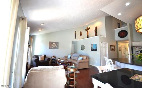 3785 Parkside Cir E, Lorain, OH 44053 photo 5