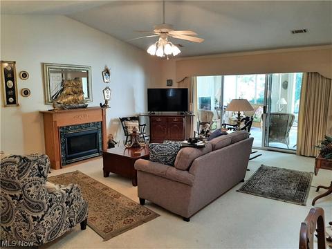 917 Hidden Valley Dr, Huron, OH 44839 photo 3
