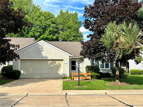16626 Southview Ln, Strongsville, OH 44136 | 35 Photos | MLS #4402399 ...