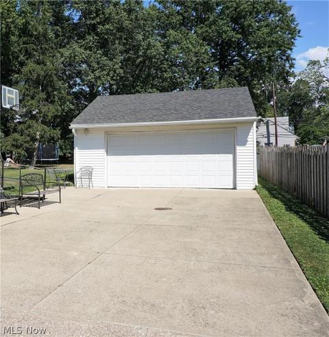 279 E 280th St, Euclid, OH 44132 photo 2