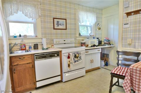 1616 Shanksdown Rd, Windham, OH 44288 photo 9