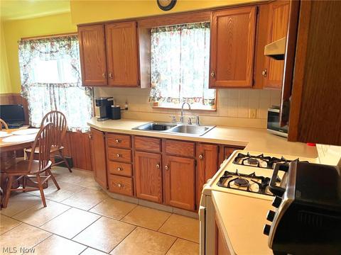 181 Helena Dr, Struthers, OH 44471 photo 6