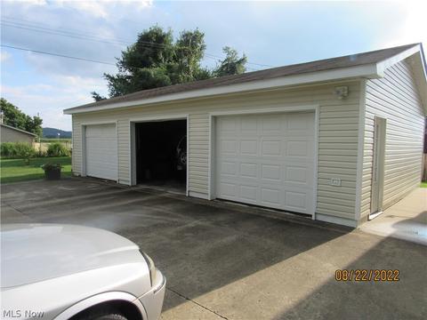 1724 Bridge St, Dresden, OH 43821 photo 3