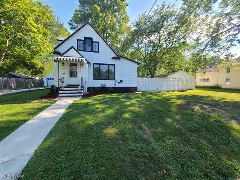 1136 E 16th St, Ashtabula, OH 44004 photo 1