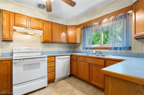 1175 W River Rd N, Elyria, OH 44035 photo 4