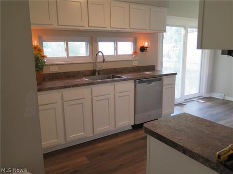 809 Wilder Ave, Elyria, OH 44035 photo 4