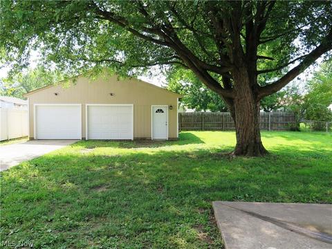 809 Wilder Ave, Elyria, OH 44035 photo 2