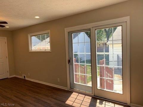 1700 E 294th St, Wickliffe, OH 44092 photo 12