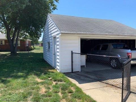 1700 E 294th St, Wickliffe, OH 44092 photo 6