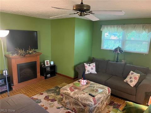 21845 Ivan Ave, Euclid, OH 44123 photo 5